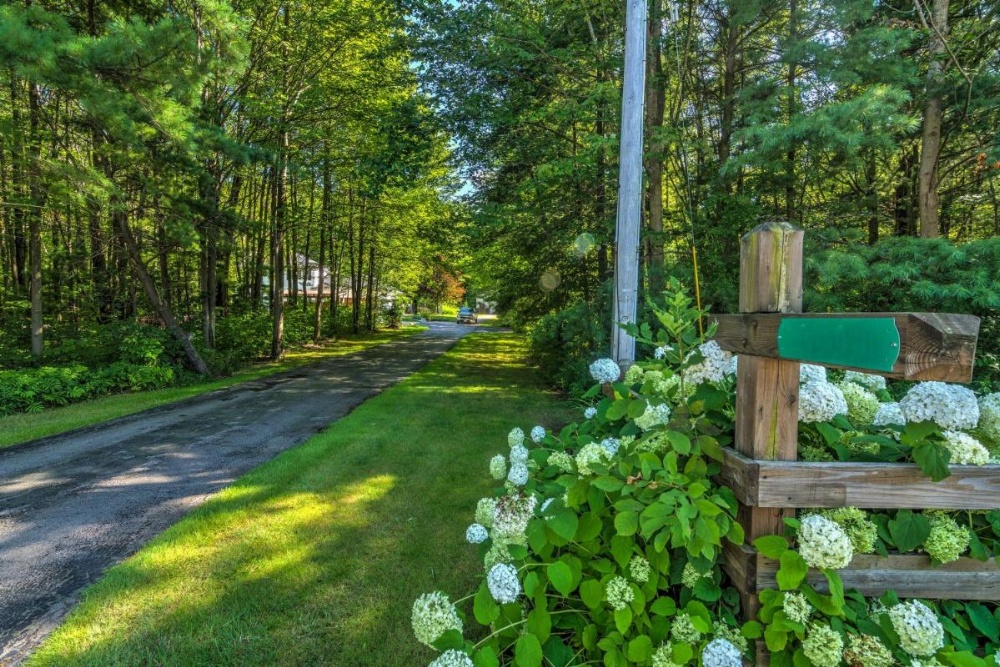 Serene Orchard Park Apartment w/Large Yard & Patio Image 10